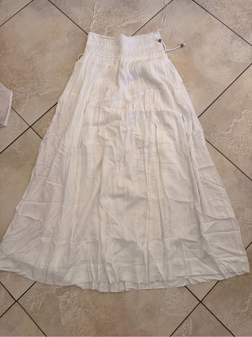 Elan Rory White Maxi Smocked Waist Skirt Medium NWOT Rayon - Picture 5 of 8